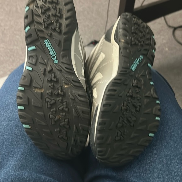 Columbia Women’s Grey and Blue Hiking Shoes - Picture 9 of 12
